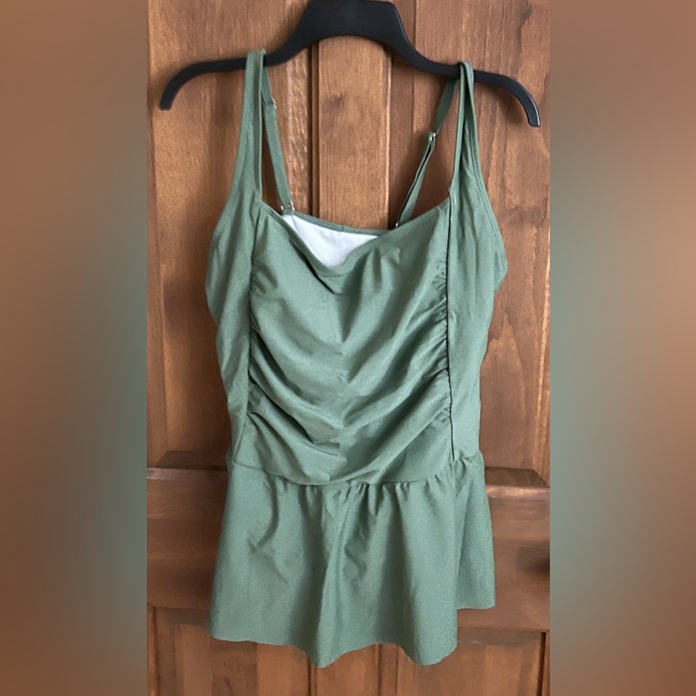 Women’s 1pc swimsuit